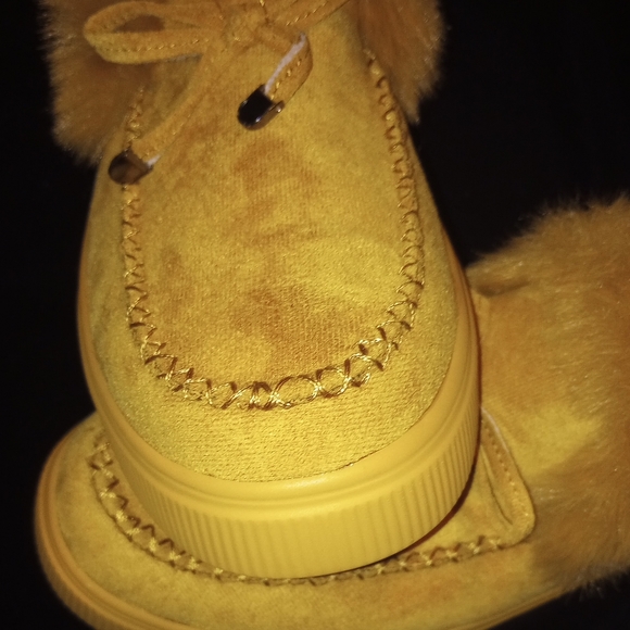 Comfy MOCCASINS - Picture 7 of 14